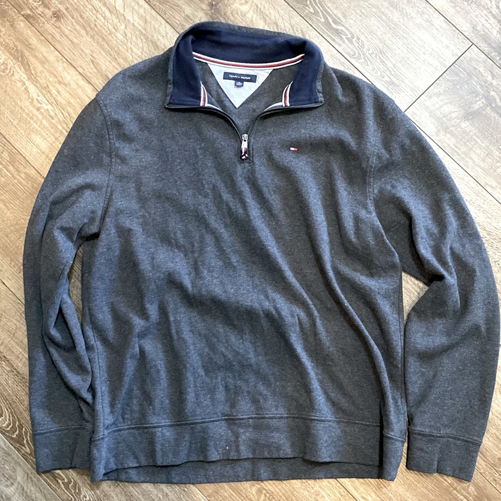 Men's Tommy Hilfigire Pullover - XL
